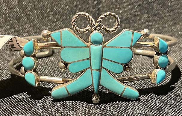 EL GASPER Zuni Turquoise, Mother of Pearl, Jet Coral Inlay Cuff – Love  Street Vintage
